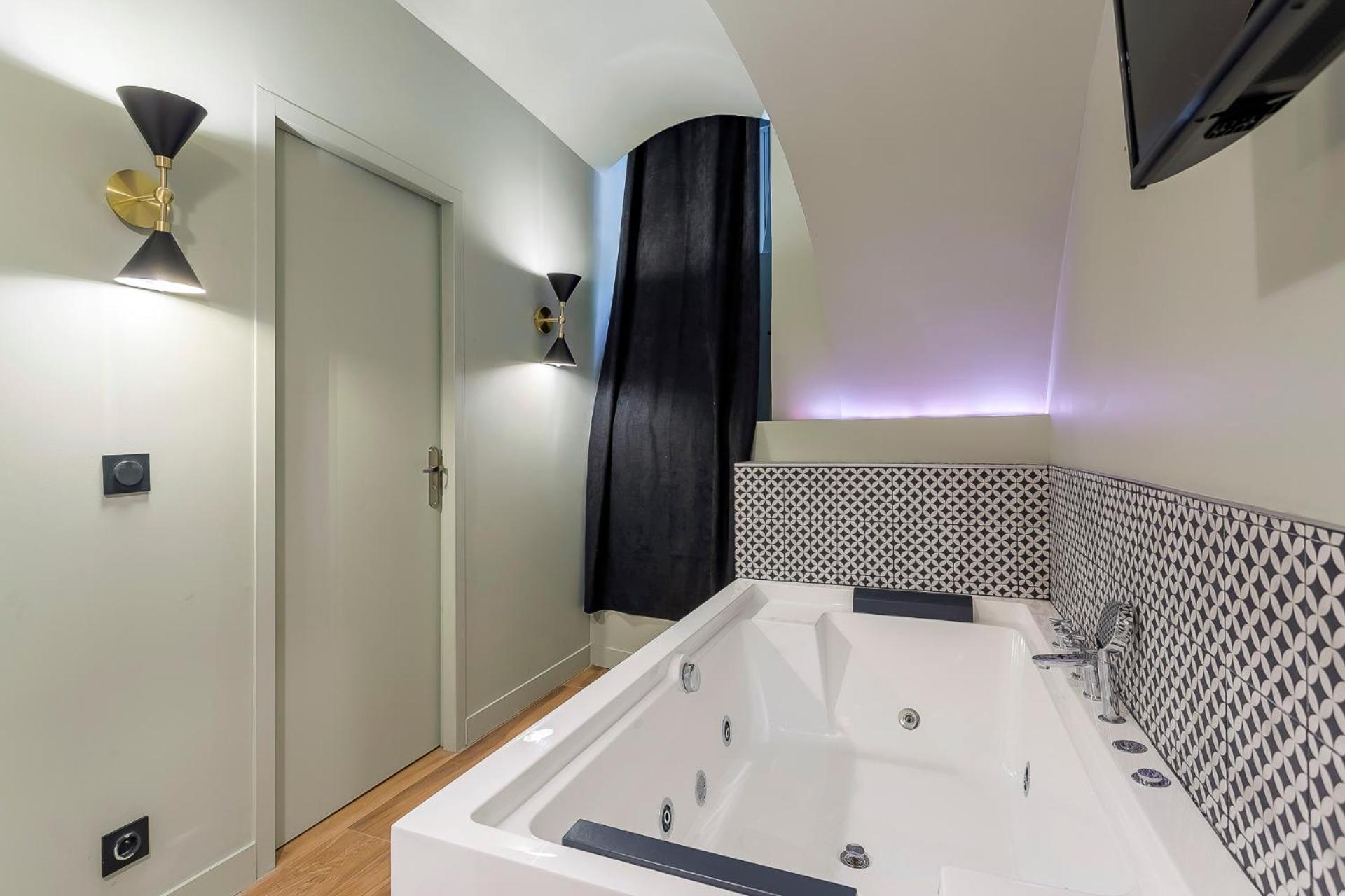 Suite Romantique Balneo Centre ליון מראה חיצוני תמונה
